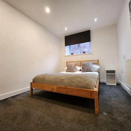 شقة Entire Flat, Bright & Open With Own Entrance ليدز