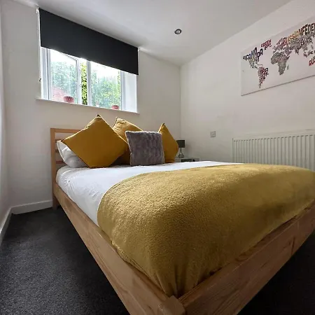 Entire Flat, Bright & Open With Own Entrance *